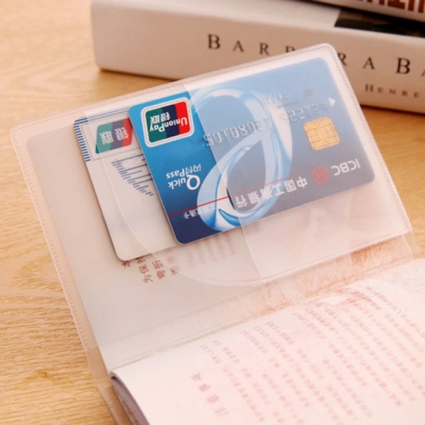 Việc chọn mua vỏ bọc passport phụ thuộc vào nhiều yếu tố: tần suất di chuyển, loại giấy tờ cần bảo quản và ngân sách cá nhân. (Ảnh 4)