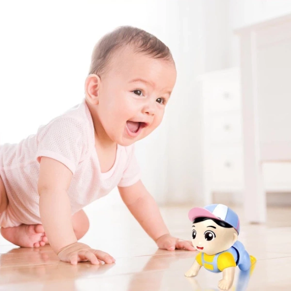 Đồ chơi âm nhạc dành cho giai đoạn tập bò thường được thiết kế gọn nhẹ, dễ cầm và có thể di chuyển tự do khi bé bò tới. (Ảnh 3)