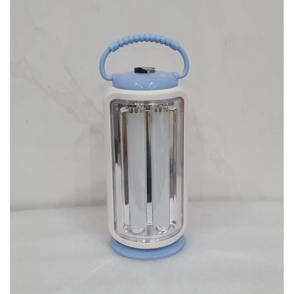 Đèn được trang bị đèn LED hiển thị mức pin thông qua các dải màu thay đổi: màu xanh dương (pin đầy), xanh lá (đang sử dụng), vàng (đang yếu) và đỏ (cần sạc). (Ảnh 5) Đèn được trang bị đèn LED hiển thị mức pin thông qua các dải màu thay đổi: màu xanh dương (pin đầy), xanh lá (đang sử dụng), vàng (đang yếu) và đỏ (cần sạc). (Ảnh 5)