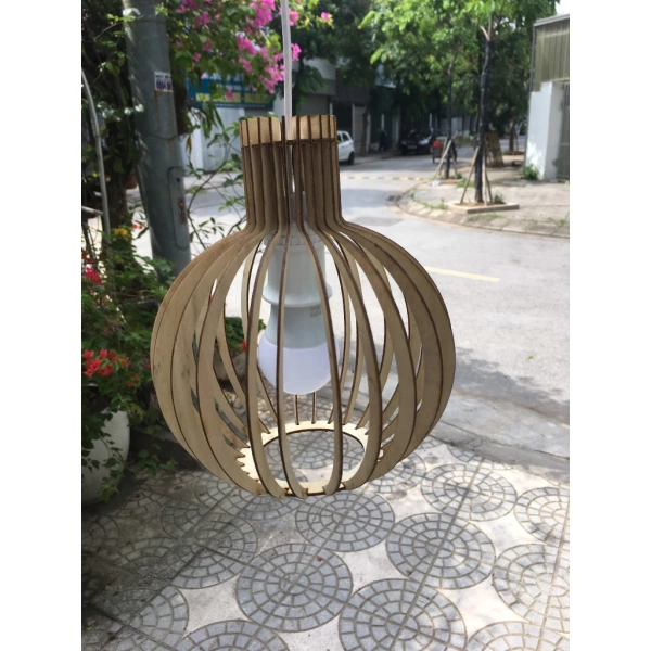 Nếu đang tìm kiếm một sản phẩm đáp ứng cả thẩm mỹ và độ bền, Đèn gỗ dáng củ tỏi là một gợi ý đáng cân nhắc. (Ảnh 5)