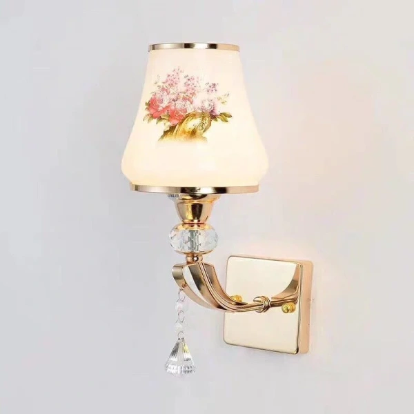 Việc chọn một mẫu đèn treo tường phù hợp không chỉ dựa trên vẻ ngoài mà còn phải tính đến các yếu tố kỹ thuật và nhu cầu cá nhân. (Ảnh 4)