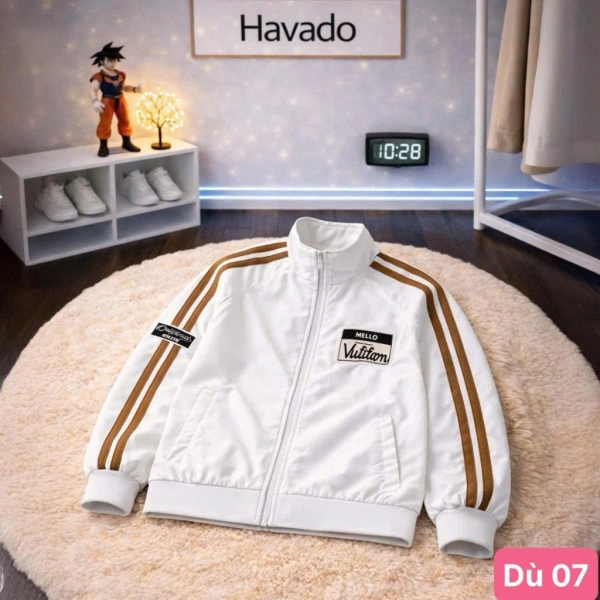 Áo bomber dù nam mùa thu đông trông mỏng nhẹ, nhưng lớp hai khiến cơ thể nóng lên nhanh chỉ sau vài bước chân - Ảnh 1