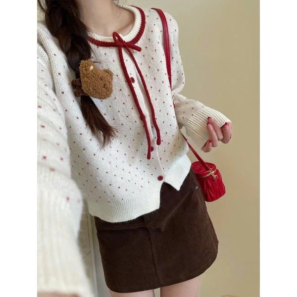 Điều mà nhiều người có thể chưa biết là khả năng giữ nhiệt không chỉ phụ thuộc vào độ dày của áo mà còn dựa vào cấu trúc sợi và cách dệt. (Ảnh 2)