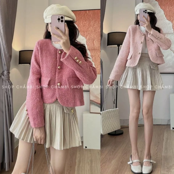 Áo len thường mang lại cảm giác ấm áp, nhưng độ dày và hình dạng cổ tròn có thể làm “ngột” khi kết hợp với phụ kiện cổ (như khăn quàng cổ). (Ảnh 3) Áo len thường mang lại cảm giác ấm áp, nhưng độ dày và hình dạng cổ tròn có thể làm “ngột” khi kết hợp với phụ kiện cổ (như khăn quàng cổ). (Ảnh 3)