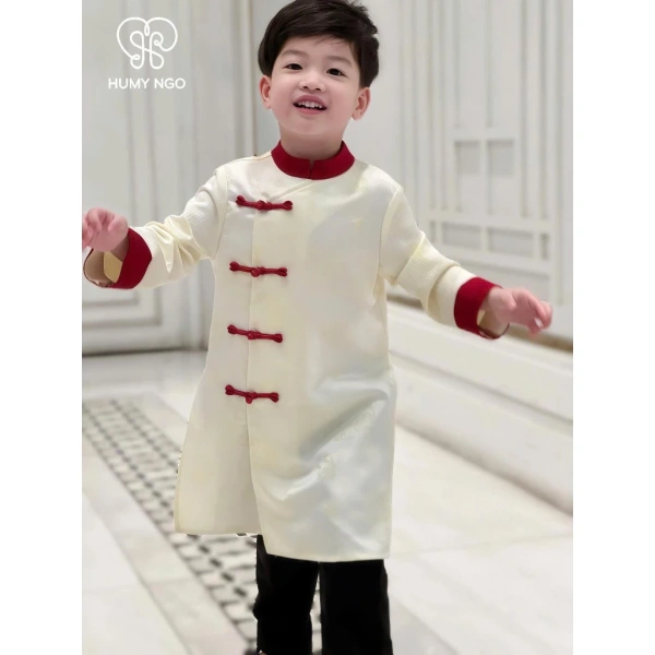Với những tiêu chí về màu sắc, chất liệu, kích thước và dịch vụ hỗ trợ đổi trả, Áo dài bé trai HUMY NGO Đỏ Vàng là một lựa chọn đáng cân nhắc cho gia đình muốn kết hợp giữa vẻ đẹp truyền thống và tính tiện lợi trong mua sắm trực tuyến. (Ảnh 5) Với những tiêu chí về màu sắc, chất liệu, kích thước và dịch vụ hỗ trợ đổi trả, Áo dài bé trai HUMY NGO Đỏ Vàng là một lựa chọn đáng cân nhắc cho gia đình muốn kết hợp giữa vẻ đẹp truyền thống và tính tiện lợi trong mua sắm trực tuyến. (Ảnh 5)
