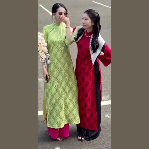 Áo dài cách tân dáng suông trong dịp Tết: sự cân bằng giữa vẻ đẹp truyền thống và cảm giác thoải mái hàng ngày - Ảnh 5 Áo dài cách tân dáng suông trong dịp Tết: sự cân bằng giữa vẻ đẹp truyền thống và cảm giác thoải mái hàng ngày - Ảnh 5