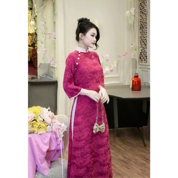 Đối chiếu nhanh giữa hai phong cách áo dài sẽ giúp bạn dễ dàng quyết định lựa chọn phù hợp cho năm mới. (Ảnh 4) Đối chiếu nhanh giữa hai phong cách áo dài sẽ giúp bạn dễ dàng quyết định lựa chọn phù hợp cho năm mới. (Ảnh 4)