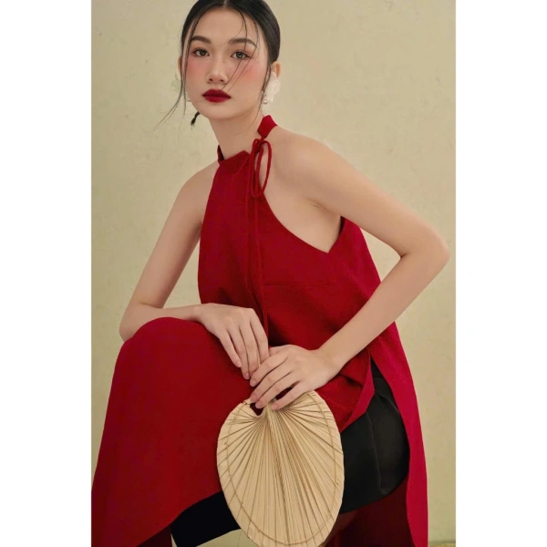 Với mức giá gốc 506 990 VNĐ, sau chương trình giảm giá còn 419 000 VNĐ, áo dài Vân Diễm cung cấp một mức chi phí hợp lý so với các mẫu áo dài thiết kế tương tự trên thị trường. (Ảnh 5) Với mức giá gốc 506 990 VNĐ, sau chương trình giảm giá còn 419 000 VNĐ, áo dài Vân Diễm cung cấp một mức chi phí hợp lý so với các mẫu áo dài thiết kế tương tự trên thị trường. (Ảnh 5)