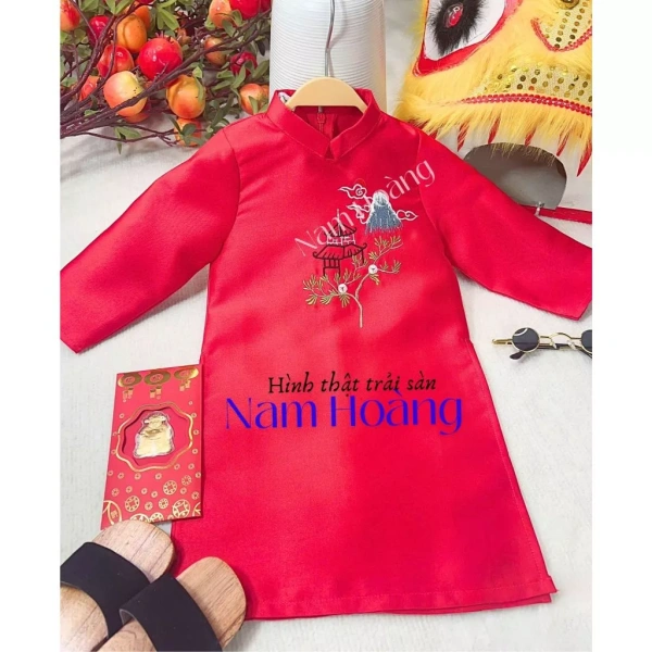 Áo dài đỏ cho bé trai ngày chụp hình Tết có gây khó chịu khi trẻ chạy nhảy? - Ảnh 3 Áo dài đỏ cho bé trai ngày chụp hình Tết có gây khó chịu khi trẻ chạy nhảy? - Ảnh 3