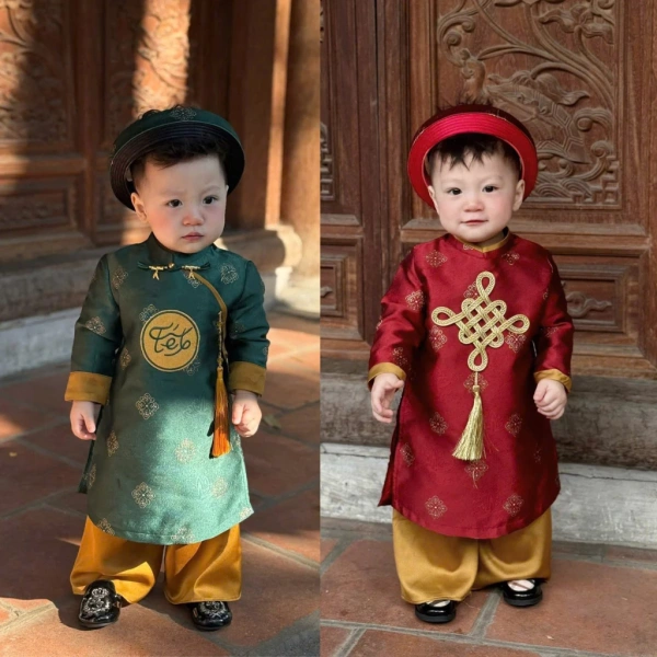 Áo dài gấm thêu ngày Tết cho bé trai khiến cha mẹ bất ngờ về tầm quan trọng của khăn xếp - Ảnh 1 Áo dài gấm thêu ngày Tết cho bé trai khiến cha mẹ bất ngờ về tầm quan trọng của khăn xếp - Ảnh 1