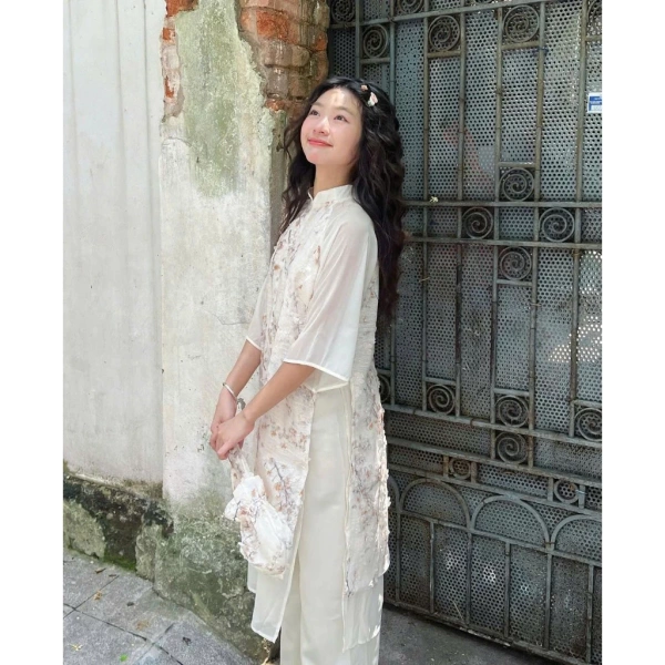 Trong các ngày lễ Tết, thời tiết thường thay đổi nhanh chóng: buổi sáng se lạnh, buổi trưa lại oi bức và ẩm ướt. (Ảnh 3)