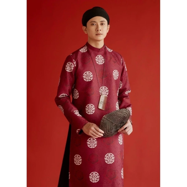 Để đưa ra quyết định mua sắm chính xác, người tiêu dùng thường muốn biết sự khác biệt giữa áo dài cách tân dày dặn và các mẫu áo dài truyền thống (thường dùng lụa mỏng). (Ảnh 4)