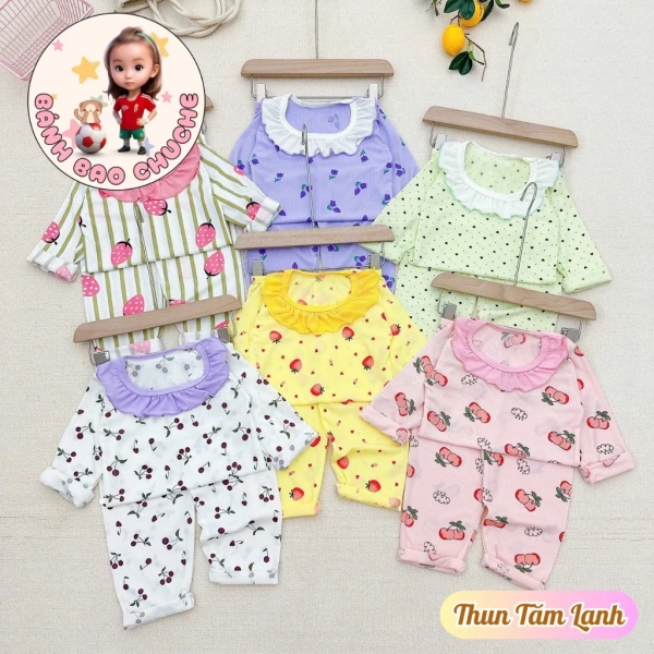 Áo dài tay cho bé được ưa chuộng vì vừa bảo vệ phần tay khỏi gió lạnh, vừa tạo nét đáng yêu. (Ảnh 2)