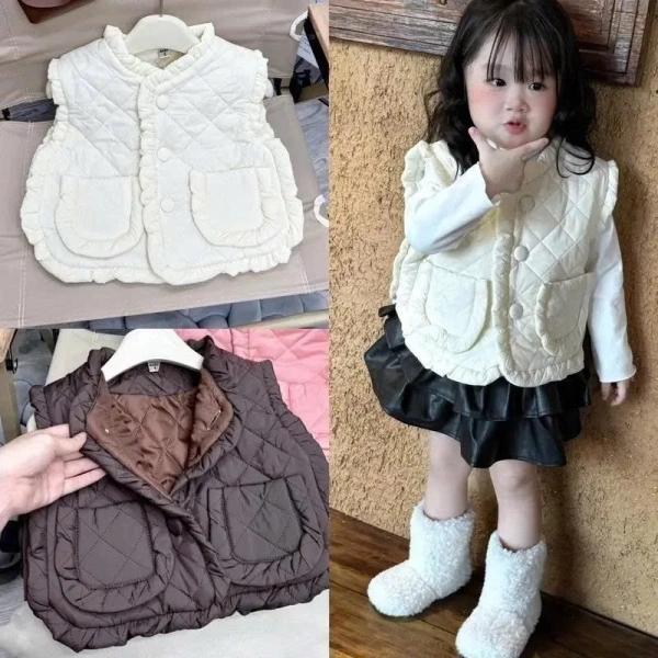 Những dấu hiệu thường thấy bao gồm đỏ da, nổi mụn, hoặc bé hay hắt xì sau khi mặc áo trong thời gian dài. (Ảnh 3)