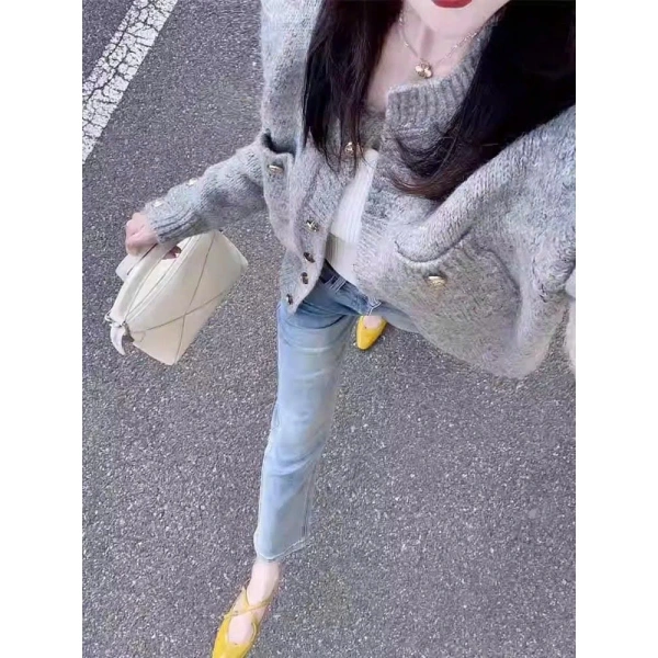 Len là loại sợi tự nhiên được đánh giá cao nhờ độ ấm và khả năng thấm hút độ ẩm tốt. (Ảnh 2) Len là loại sợi tự nhiên được đánh giá cao nhờ độ ấm và khả năng thấm hút độ ẩm tốt. (Ảnh 2)