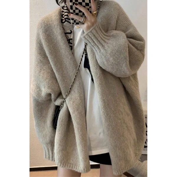 Áo khoác cardigan len siêu mềm: khi cảm giác êm mại bất ngờ làm thay đổi cách chọn áo cho mùa đông - Ảnh 1