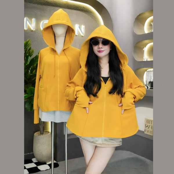 Q: Áo khoác dày dặn vẫn có thể dùng trong ngày mưa? (Ảnh 5)