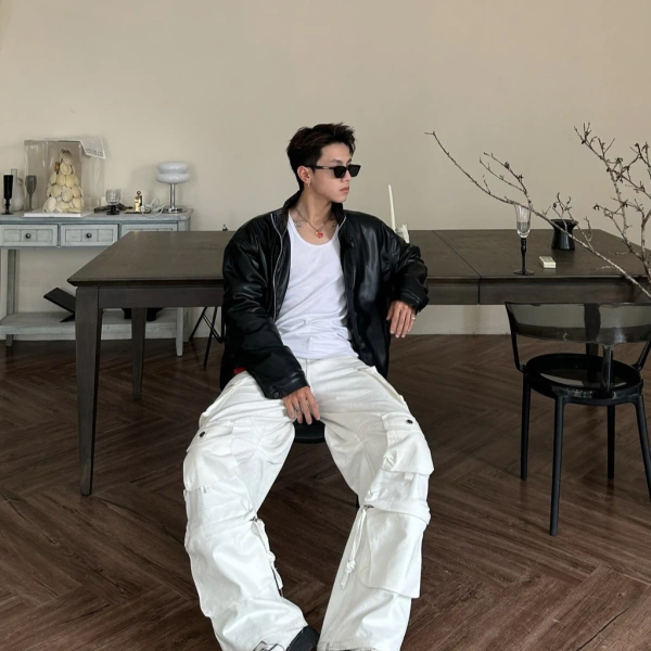 Một trong những mẫu áo đang được giới trẻ quan tâm là Áo Khoác Da Chần Bông Unisex Cổ Bẻ Khóa Kéo Phong Cách Retro Đường Phố 02. (Ảnh 5)