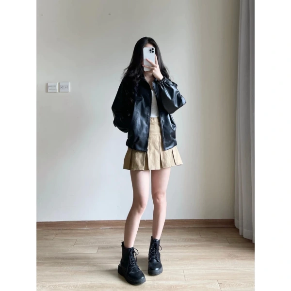 Không phải mọi ai đều thích phong cách bomber, vì vậy việc so sánh với các loại áo khoác phổ biến sẽ giúp bạn lựa chọn phù hợp hơn với mục đích sử dụng. (Ảnh 4) Không phải mọi ai đều thích phong cách bomber, vì vậy việc so sánh với các loại áo khoác phổ biến sẽ giúp bạn lựa chọn phù hợp hơn với mục đích sử dụng. (Ảnh 4)