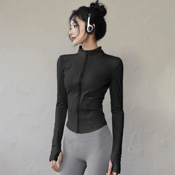 Áo thun có tính co dãn cao thường bị giảm đàn hồi nếu không bảo quản đúng cách. (Ảnh 3) Áo thun có tính co dãn cao thường bị giảm đàn hồi nếu không bảo quản đúng cách. (Ảnh 3)