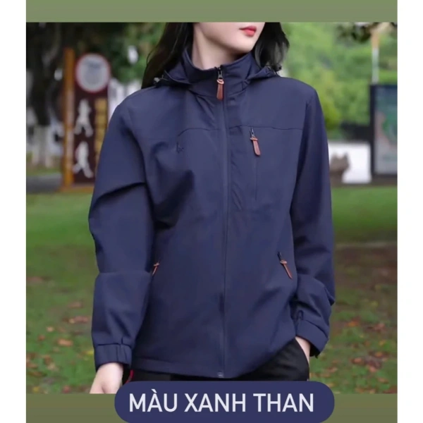 Để hiểu rõ hơn, chúng tôi thực hiện một vài bài thử nghiệm nhanh với các mẫu áo khoác gió đa dạng, trong đó có một mẫu “Áo Khoác Gió 2 Lớp Chống Nước, Chống Gió, Chống Nắng L1” được bán trên thị trường nội địa. (Ảnh 3) Để hiểu rõ hơn, chúng tôi thực hiện một vài bài thử nghiệm nhanh với các mẫu áo khoác gió đa dạng, trong đó có một mẫu “Áo Khoác Gió 2 Lớp Chống Nước, Chống Gió, Chống Nắng L1” được bán trên thị trường nội địa. (Ảnh 3)