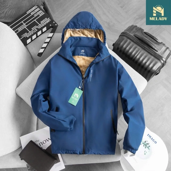 Nếu bạn dự định thực hiện các hoạt động như leo núi mưa bão, trượt tuyết hoặc công tác tại vùng biển mưa kéo dài, hãy cân nhắc các mẫu áo “shell” đa lớp có độ chịu nước trên 5,000 mm. (Ảnh 3)