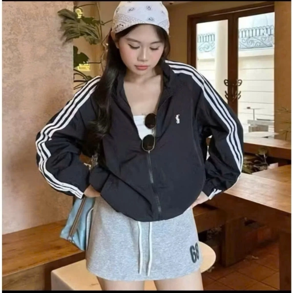 Áo khoác gió nữ 2 lớp kháng nước mang lại ấm áp trong mưa, nhưng lại làm giảm khả năng thông thoáng khi đi bộ dài - Ảnh 5 Áo khoác gió nữ 2 lớp kháng nước mang lại ấm áp trong mưa, nhưng lại làm giảm khả năng thông thoáng khi đi bộ dài - Ảnh 5