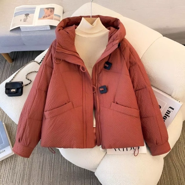 Việc chọn áo khoác không chỉ dựa trên yếu tố chức năng mà còn cần cân nhắc tới phong cách riêng, tính chất trường học và các hoạt động ngoại khóa. (Ảnh 5) Việc chọn áo khoác không chỉ dựa trên yếu tố chức năng mà còn cần cân nhắc tới phong cách riêng, tính chất trường học và các hoạt động ngoại khóa. (Ảnh 5)