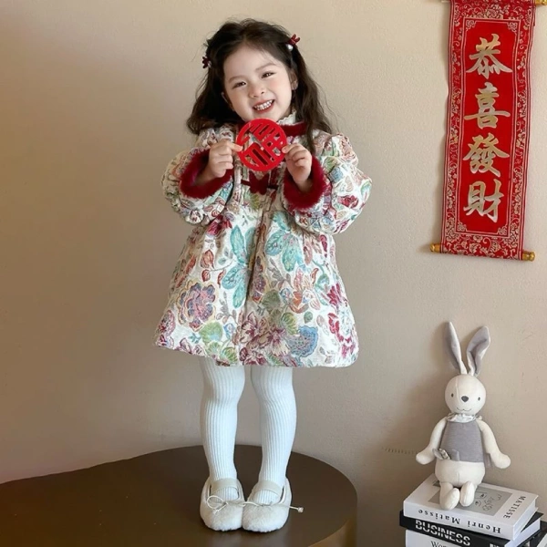 Độ bền của áo sau lần giặt là yếu tố quyết định mức độ hài lòng của khách hàng, đặc biệt là khi sản phẩm dành cho trẻ nhỏ và phải chịu nhiều va chạm, bùn đất. (Ảnh 3) Độ bền của áo sau lần giặt là yếu tố quyết định mức độ hài lòng của khách hàng, đặc biệt là khi sản phẩm dành cho trẻ nhỏ và phải chịu nhiều va chạm, bùn đất. (Ảnh 3)