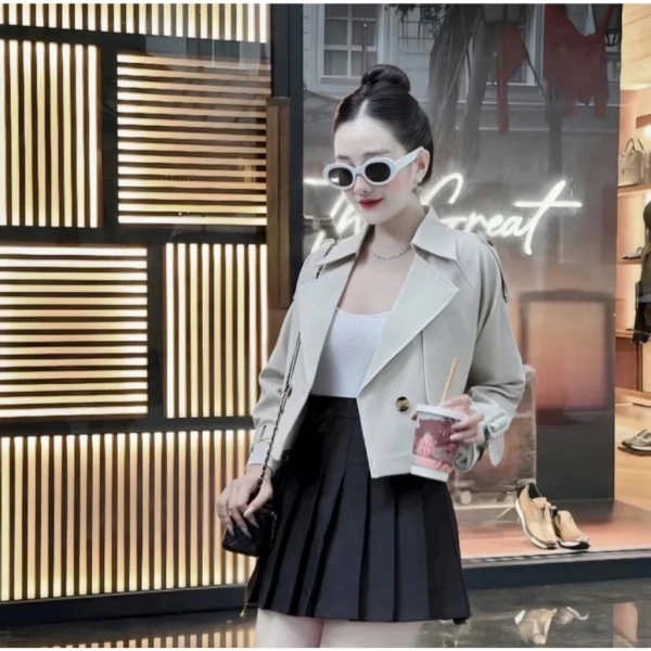 Những cách phối đồ trên không những giúp duy trì sự ấm áp mà còn mang lại phong cách hiện đại, linh hoạt cho người phụ nữ hiện đại. (Ảnh 5)