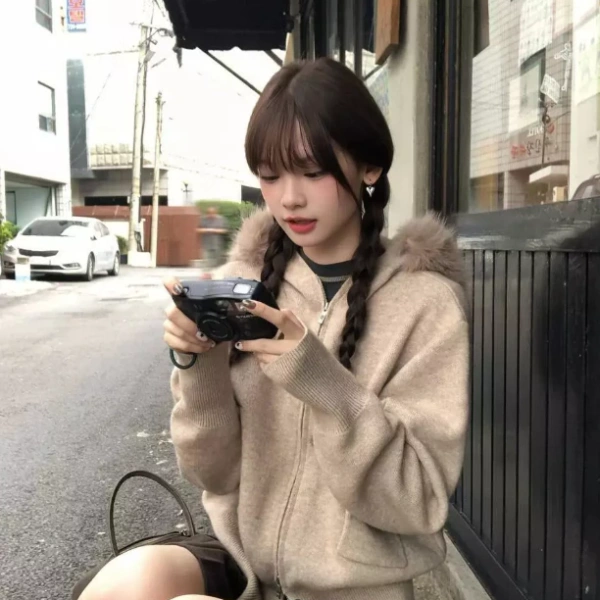 Trong quá trình tìm kiếm áo len dệt kim phù hợp, tôi đã khám phá một mẫu sản phẩm đang được giới trẻ và nhân viên văn phòng ưa chuộng. (Ảnh 4)