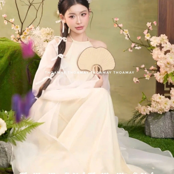 Áo lụa màu be ánh vàng họa tiết sen đẹp nhưng bảo quản sau Tết lại khiến nhiều người bất ngờ - Ảnh 3
