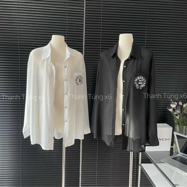 Đối với những người muốn vừa mang lại phong cách cá tính, vừa giữ được sự thoải mái trên đường bay, việc chọn đúng mẫu áo là yếu tố then chốt. (Ảnh 5) Đối với những người muốn vừa mang lại phong cách cá tính, vừa giữ được sự thoải mái trên đường bay, việc chọn đúng mẫu áo là yếu tố then chốt. (Ảnh 5)
