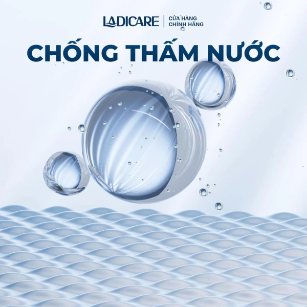 Ở những tỉnh miền núi hoặc vùng đô thị có thời tiết thay đổi liên tục, áo mưa không chỉ là phụ kiện thời trang mà là “lớp bảo vệ” quan trọng. (Ảnh 2) Ở những tỉnh miền núi hoặc vùng đô thị có thời tiết thay đổi liên tục, áo mưa không chỉ là phụ kiện thời trang mà là “lớp bảo vệ” quan trọng. (Ảnh 2)