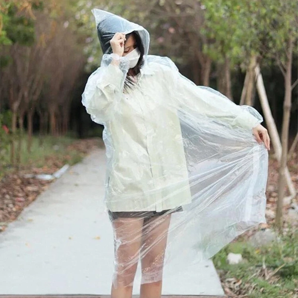 Áo mưa dùng một lần siêu nhẹ khiến nhiều người tự hỏi về độ bền lâu dài - Ảnh 1 Áo mưa dùng một lần siêu nhẹ khiến nhiều người tự hỏi về độ bền lâu dài - Ảnh 1