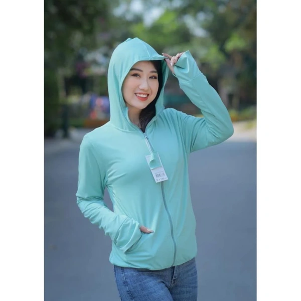 Trong số các mẫu áo hiện có trên thị trường, Áo chống nắng nữ, Áo nắng nữ thông hơi 2 lớp cao cấp – Xưởng May 9X đáp ứng hầu hết các tiêu chí trên. (Ảnh 4)