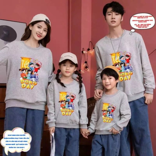 Một lựa chọn đang được nhiều gia đình quan tâm hiện nay là áo nỉ gia đình Tết “đông đầy chất nỉ tràn bóng ấm áp đủ màu đủ size”. (Ảnh 4) Một lựa chọn đang được nhiều gia đình quan tâm hiện nay là áo nỉ gia đình Tết “đông đầy chất nỉ tràn bóng ấm áp đủ màu đủ size”. (Ảnh 4)