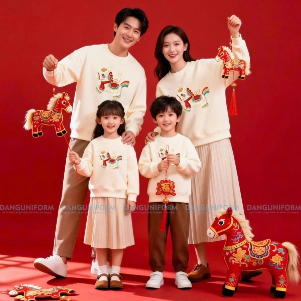 Áo nỉ nhẹ thường được nhắc đến như một loại vải “đánh đổi” giữa ba yếu tố chính: trọng lượng, độ thông thoáng và khả năng giữ ấm. (Ảnh 2)