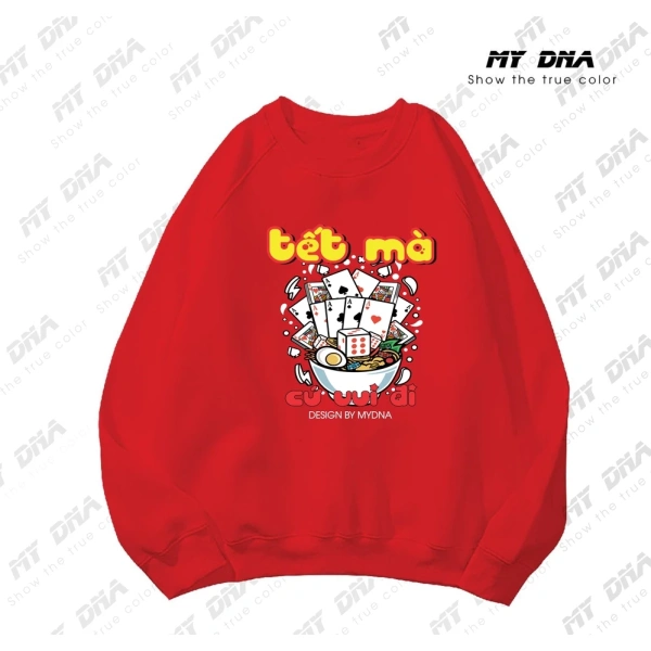 Áo nỉ sweater oversize Tết màu đỏ xanh trắng: khi lớp dày ấm khiến việc phối đồ cặp đôi trở nên bất ngờ khó khăn - Ảnh 1 Áo nỉ sweater oversize Tết màu đỏ xanh trắng: khi lớp dày ấm khiến việc phối đồ cặp đôi trở nên bất ngờ khó khăn - Ảnh 1