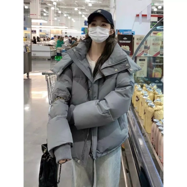 Đối với người tiêu dùng, việc đánh giá áo phao không chỉ dừng lại ở vẻ đẹp mà còn phải cân nhắc tới tính năng thực tiễn. (Ảnh 4)