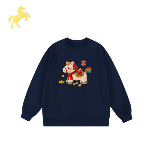 Trong danh mục các áo sweater rộng đang “gây bão” trên thị trường hiện nay, Áo sweater nỉ bông cao cấp in họa tiết ngựa lộc tài 2026 là một lựa chọn đáng cân nhắc. (Ảnh 4) Trong danh mục các áo sweater rộng đang “gây bão” trên thị trường hiện nay, Áo sweater nỉ bông cao cấp in họa tiết ngựa lộc tài 2026 là một lựa chọn đáng cân nhắc. (Ảnh 4)