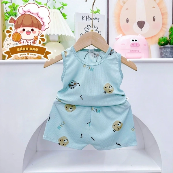 Nếu bạn đang băn khoăn về việc tìm một sản phẩm vừa thấm hút nhiệt tốt, vừa có thiết kế đa dạng, Bộ Ba Lỗ Thun Tăm Lạnh Trắng Phối Họa Tiết là một lựa chọn đáng cân nhắc. (Ảnh 5)