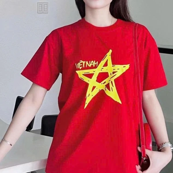 Việc lựa chọn size đúng không chỉ ảnh hưởng đến vẻ đẹp của áo mà còn quyết định mức độ thoải mái khi vận động. (Ảnh 3)