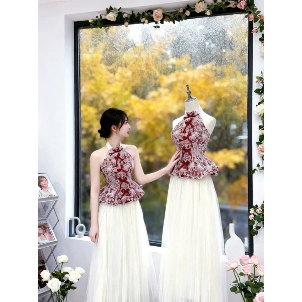 Những vấn đề trên không phải là lý do để bỏ qua kiểu trang phục này, mà là cơ hội để thiết kế và người dùng tìm ra giải pháp thích hợp. (Ảnh 3) Những vấn đề trên không phải là lý do để bỏ qua kiểu trang phục này, mà là cơ hội để thiết kế và người dùng tìm ra giải pháp thích hợp. (Ảnh 3)