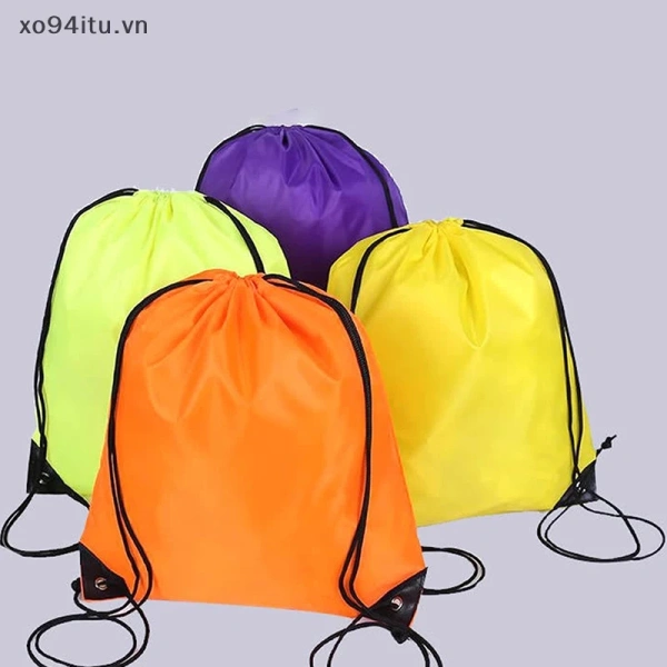Ba lô dây rút gấp gọn chịu thấm nước không đồng nghĩa với độ bền vô hạn - Ảnh 1