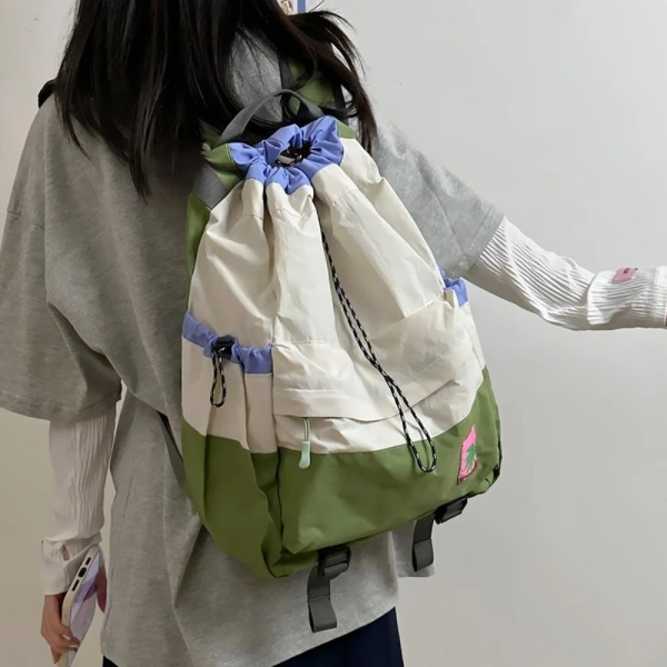 Ba lô BEYONDAY là một trong những mẫu “siêu nhẹ” được giới yêu thích nhờ tính năng đa năng và giá thành phải chăng. (Ảnh 5)