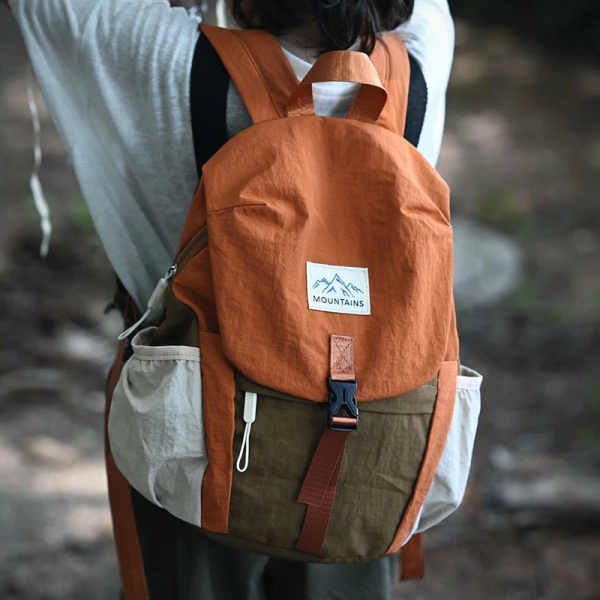 Ba lô trẻ em nhẹ mang lại sự tự do cho bé, nhưng độ bền lâu dài lại khiến nhiều phụ huynh ngạc nhiên - Ảnh 1 Ba lô trẻ em nhẹ mang lại sự tự do cho bé, nhưng độ bền lâu dài lại khiến nhiều phụ huynh ngạc nhiên - Ảnh 1