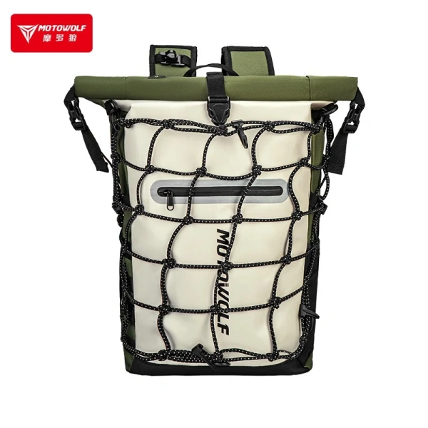 Túi nước đi kèm với Motowolf MB3 được thiết kế để gắn trực tiếp vào khung balo, không gây cản trở khi người dùng di chuyển. (Ảnh 5)
