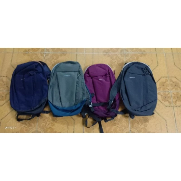 Trong số những mẫu balo 10 l đang lưu hành, Balo du lịch Quechua 10 l là một lựa chọn khá phổ biến vì giá cả phải chăng (được giảm còn 125 000 VND từ mức 160 000 VND). (Ảnh 4)