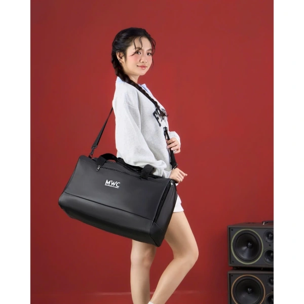 Ngăn bảo mật ẩn không phải là một tính năng mới, nhưng ở các balo thể thao cỡ lớn ngày nay nó đã được nâng cấp để đáp ứng yêu cầu nghiêm ngặt hơn về bảo vệ giấy tờ, thẻ ngân hàng và các thiết bị điện tử nhỏ. (Ảnh 3) Ngăn bảo mật ẩn không phải là một tính năng mới, nhưng ở các balo thể thao cỡ lớn ngày nay nó đã được nâng cấp để đáp ứng yêu cầu nghiêm ngặt hơn về bảo vệ giấy tờ, thẻ ngân hàng và các thiết bị điện tử nhỏ. (Ảnh 3)